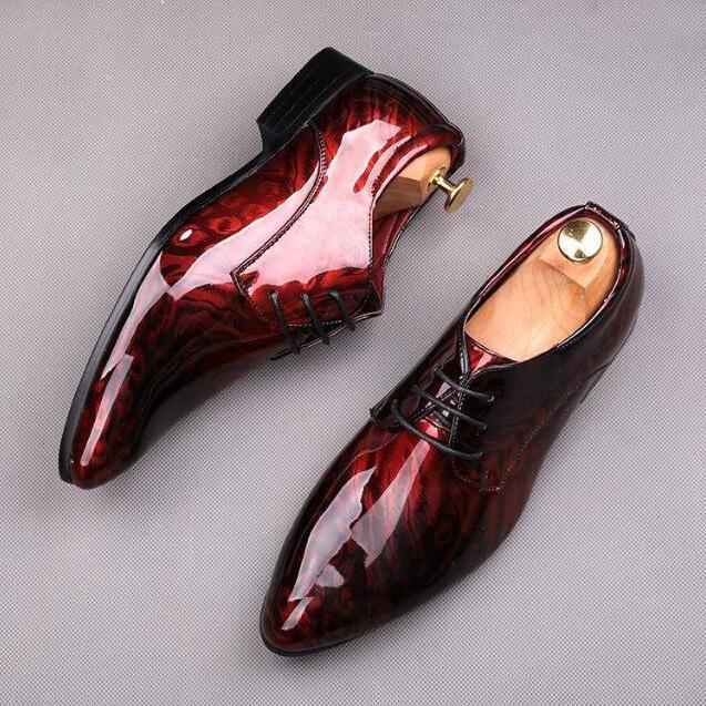 Men's Business Casual Shoes England Fashion Pointed Toe Shoes Leather 3D Patent Leather Men's Shoes