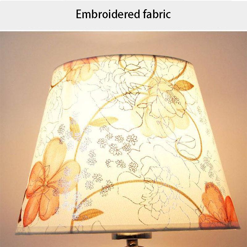 Modern Table Lamp Bedroom Bedside Lamp Living Room Decoration Fabric Lampshade Table Lamp with Clock