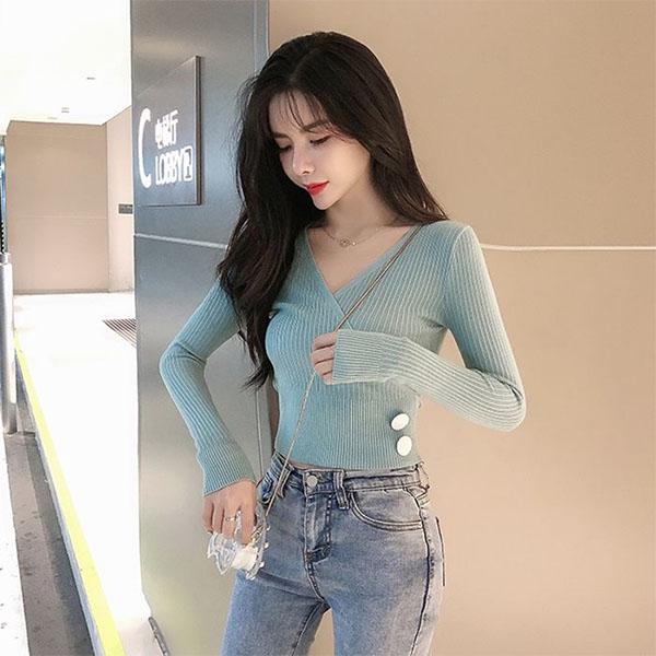 Spring and Autumn Long-sleeved Knit Bottoming Shirt Thin Cross V-neck Tight Top Women Short Sweater
