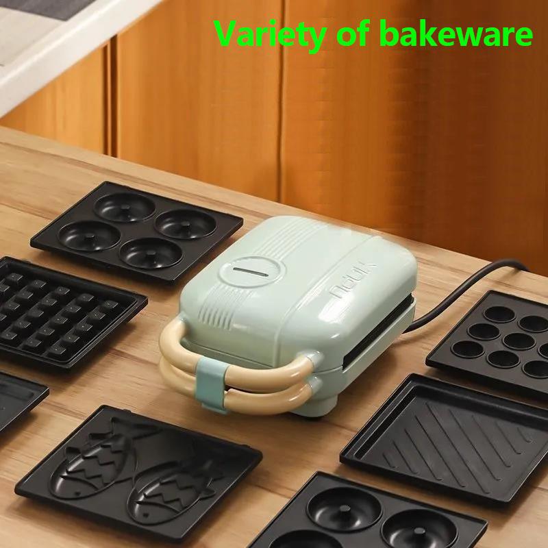 650W Mini Sandwich Making Machine Breakfast Bread Maker Barbecue Maker Waffle Maker with Five Sets of Bakeware