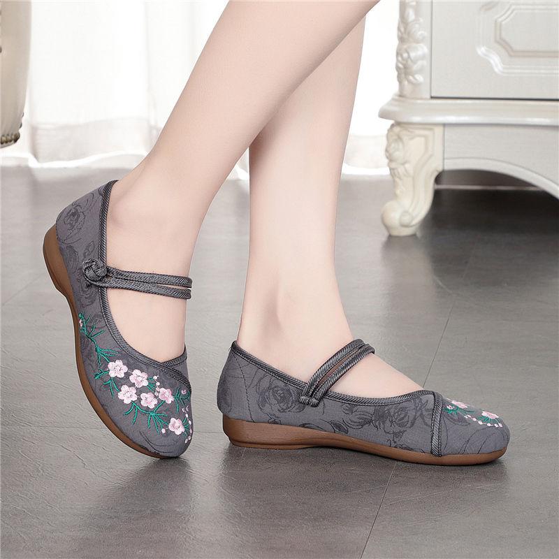 Old Beijing Cloth Shoes Women's Embroidered Shoes Women's Ancient Style Shallow Mouth Soft Sole Comfortable Round Head Ethnic Style Mother's Shoes