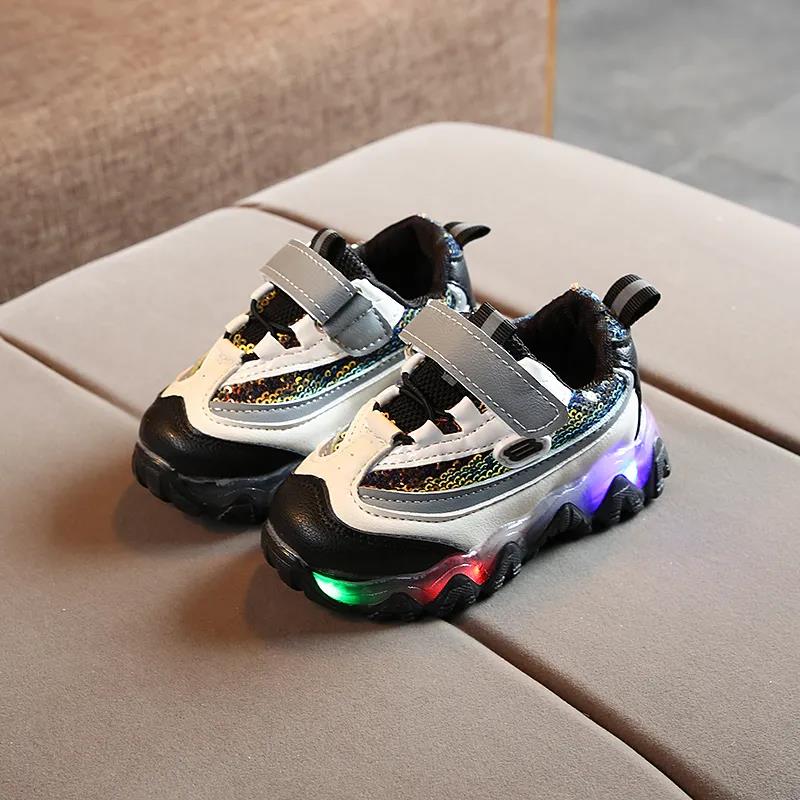 New Children Luminous Shoes Boys Girls Sport Running Shoes Baby Lights Fashion Sneakers Toddler Kids with Light Sneakers