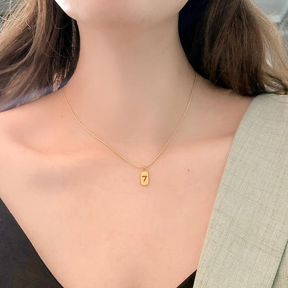 Lucky Number 7 Necklace Titanium Steel Gold Choker Clavicle Chain Pendant Necklaces Personalized Ornaments Chain Necklaces Chokers for Girls