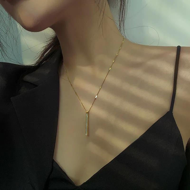 Exquisite Shell Pendant Necklace Titanium Steel Necklace Ladies' Clavicle Chain Golden Necklace Personalized Ornaments Jewelry Mom Daughter Gifts