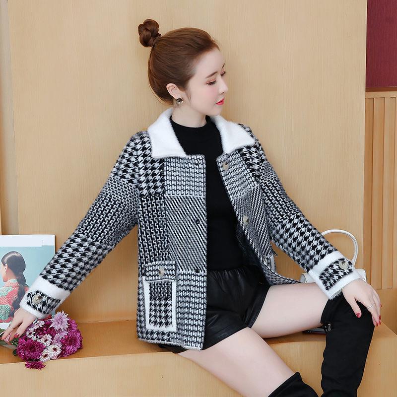 Popular Short Coat Long-sleeved Turn-down collar Thick Sweater Autumn and Winter Plaid Knit Jacket