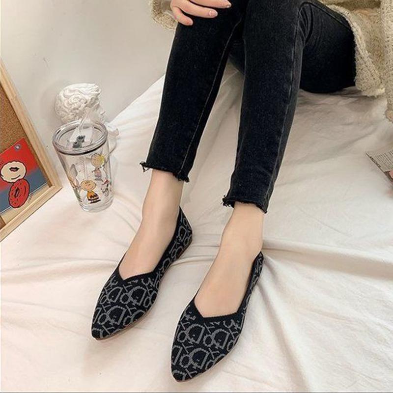 Casual Lazy Beanie Shoes Women's All-match Breathable Flying Woven Flat-bottomed Mother's Shoes Single Shoes