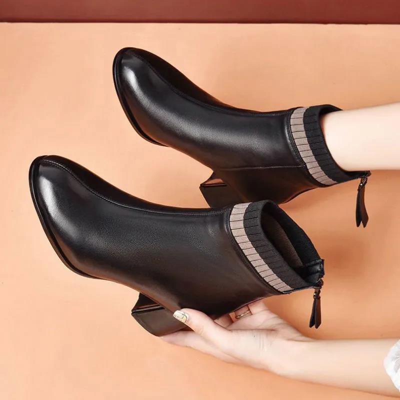 Women's Leather Short Boots Winter Warm and Cashmere Martin Boots Round Toe Thick Heel Boots