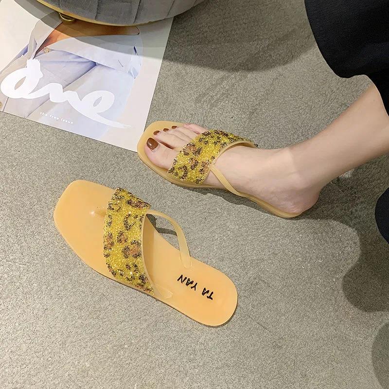 Plastic Crystal Slippers Women Wear Non-slip Sandals Slippers Rhinestone Herringbone Fashion All-match Crystal Shoes Please buy the bigger one