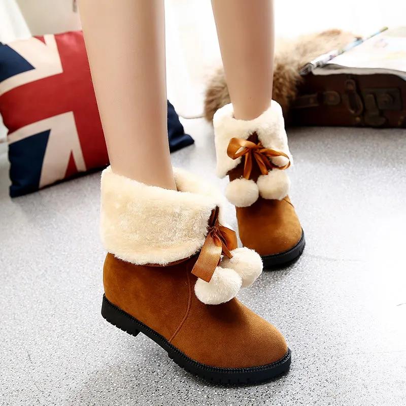 Autumn and Winter Snow Boots Women's Short Boots Non-slip Flat Bottom and Velvet Thick Short Boots To Keep Warm