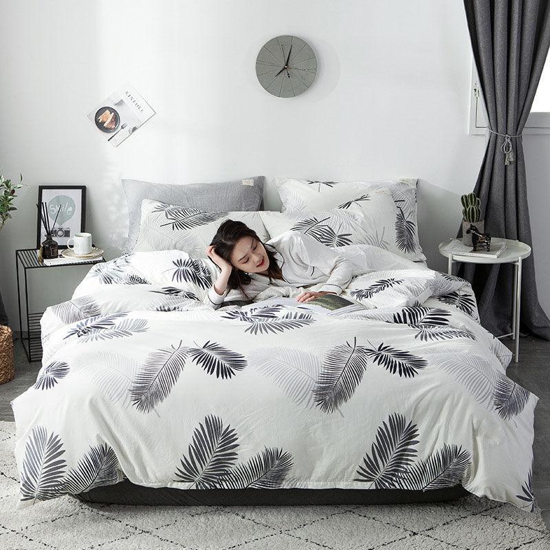 Net Celebrity Four-piece Bedding Cartoon Bed Linen Quilt Sanding Three-piece Student Bedding