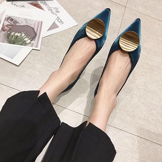 OL Style Velvet Pointed-toe Shoes Women Metal Round Decoration Flats Shoes Soft Low Heels for Ladies