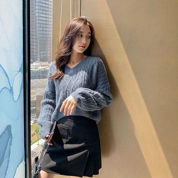 Autumn and Winter  Retro Japanese Short Hooded Loose Student Outer Wear Lazy V-neck Sweater Women