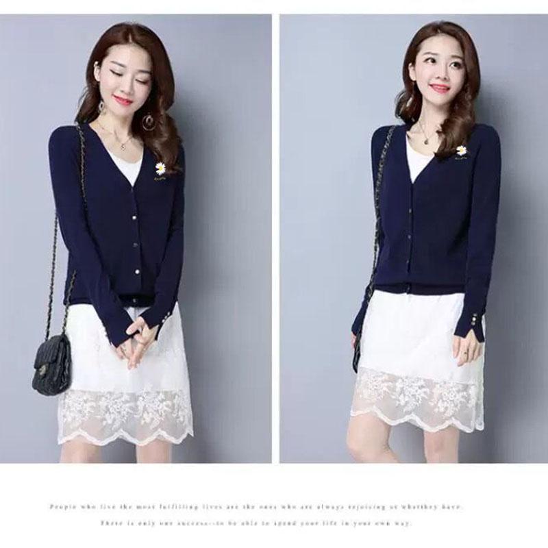 Autumn and Winter Wool Coat Cardigan V-neck Short Top Slim Knit Young Women's Sweater
