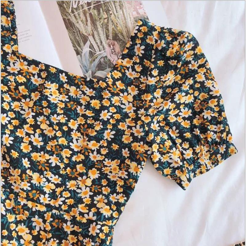 Spring and Summer Women's Floral Dress Square Collar A-line Skirt Sweet Daisy Tuck The Waist Show Good Figure