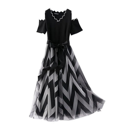 Women's Strapless V-neck Striped Dress Large Skirt Mesh Skirt Temperament Lady Style Long Stitching Dress Can Be Worn with A Belt and Waist Is Slim