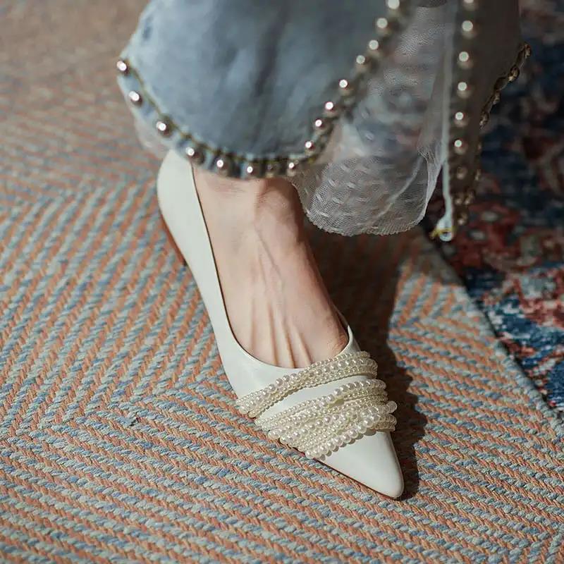 Low Heel Pointed Pearl Single Shoes Women Shallow Mouth All-match Bridal Shoes Flat Wedding Shoes French Retro Bridesmaid Shoes