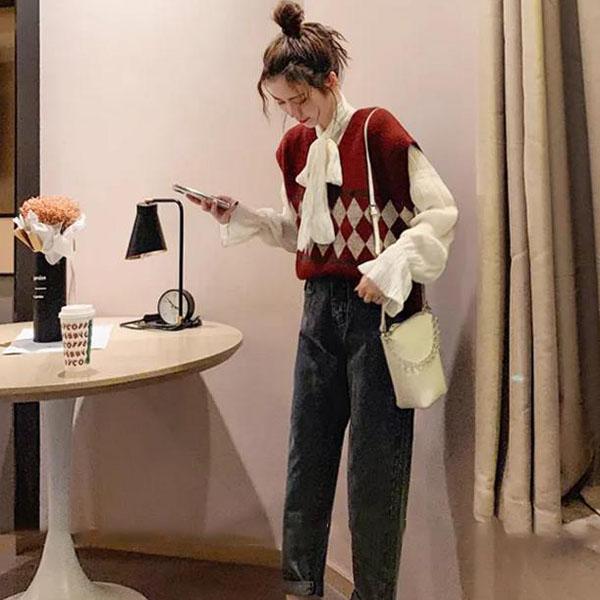 Spring and Autumn V-neck Color Matching Vest Women's Loose Sleeveless Waistcoat Outer Knit Sweater