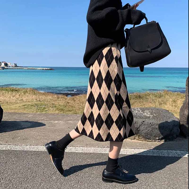 Women's Knitted Half-length Skirts In Autumn and Winter Are Thin and Thin, Covering The Crotch Skirt, High-waisted A-line Package Hip Skirt