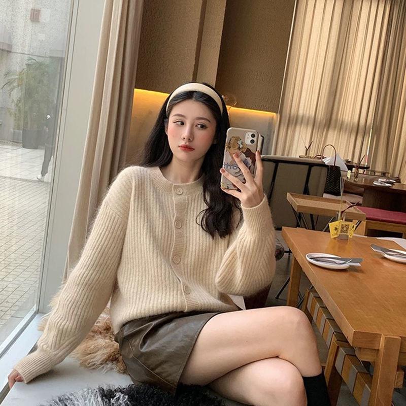 Spring and Autumn Lantern Sleeve Cardigan Sweater Student Casual Long Sleeve Sweater Loose Round Neck Short Knitted Coat