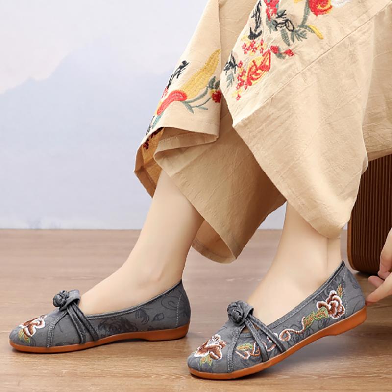 Old Beijing Cloth Shoes Women's Shoes Spring and Autumn Embroidered Shoes Women Flat Bottom Casual Ethnic Style Mother Shoes Women