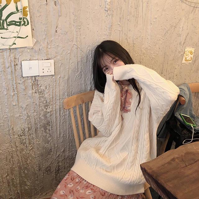 Pofulove White Round Neck Twist Sweater Female Autumn Winter Loose Wild College Style Knitted Coat