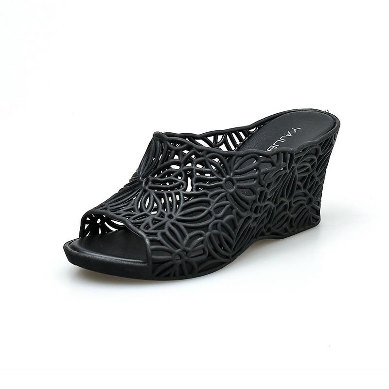 Summer Ladies Crystal Thick Bottom Wedges Plastic Sandals Jelly High-heeled Crystal Fashion Mother Non-slip Sandals One Size Smaller