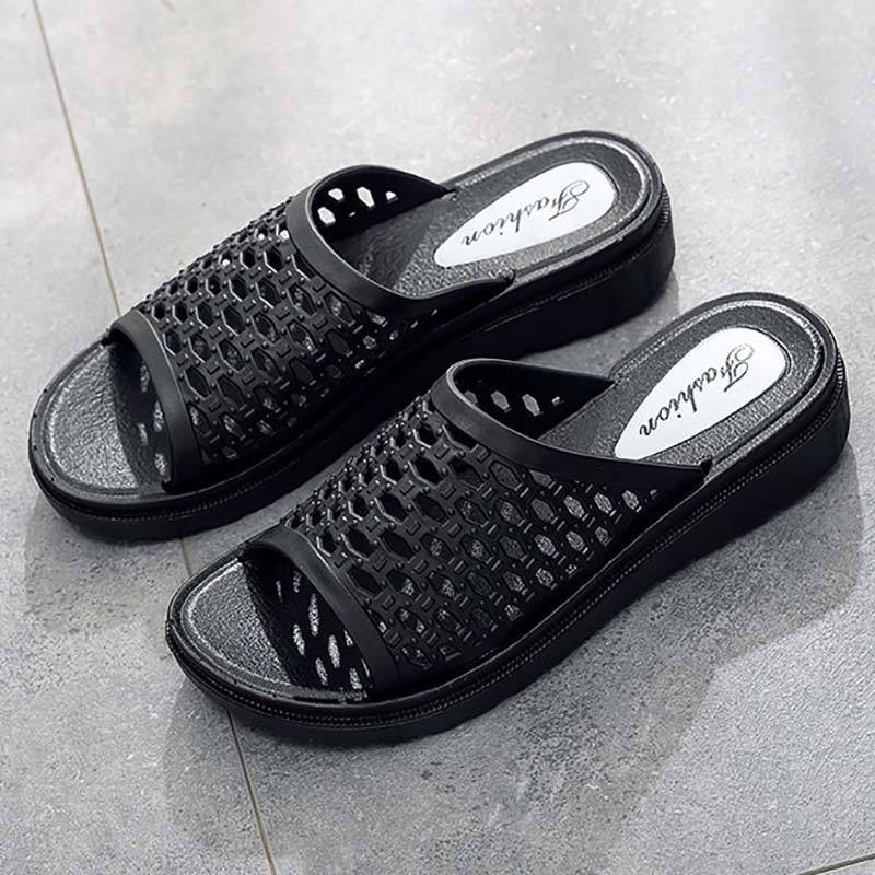 Sandals and Slippers Ladies Summer Fashion Wear All-match Thick-soled Middle-aged and Elderly Flat-bottom Non-slip Home Mother Shoes