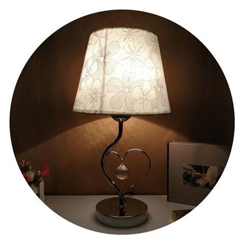 Wedding Gift Garden European Style Simple Cloth Gift Table Lamp Study Bedroom Decoration Bedside