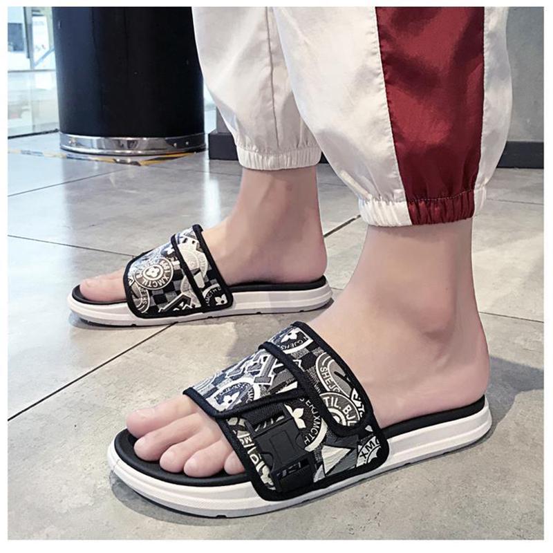 Summer Men's Net Red Sandals and Slippers Non-slip Soft Bottom 2020 Tide Flat Bottom Couple Wear Slippers Korean Version