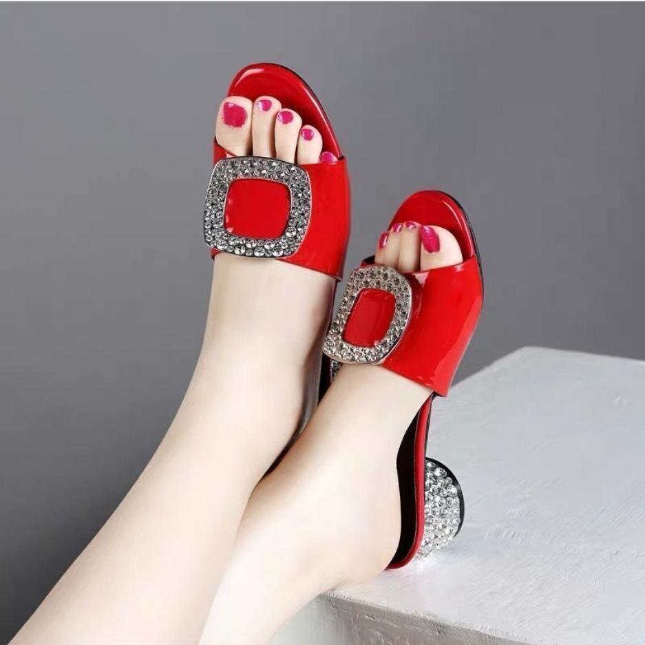 Summer Thick-heeled Middle-heeled Slippers Women's Buckle One-word Slippers Are Comfortable To Wear