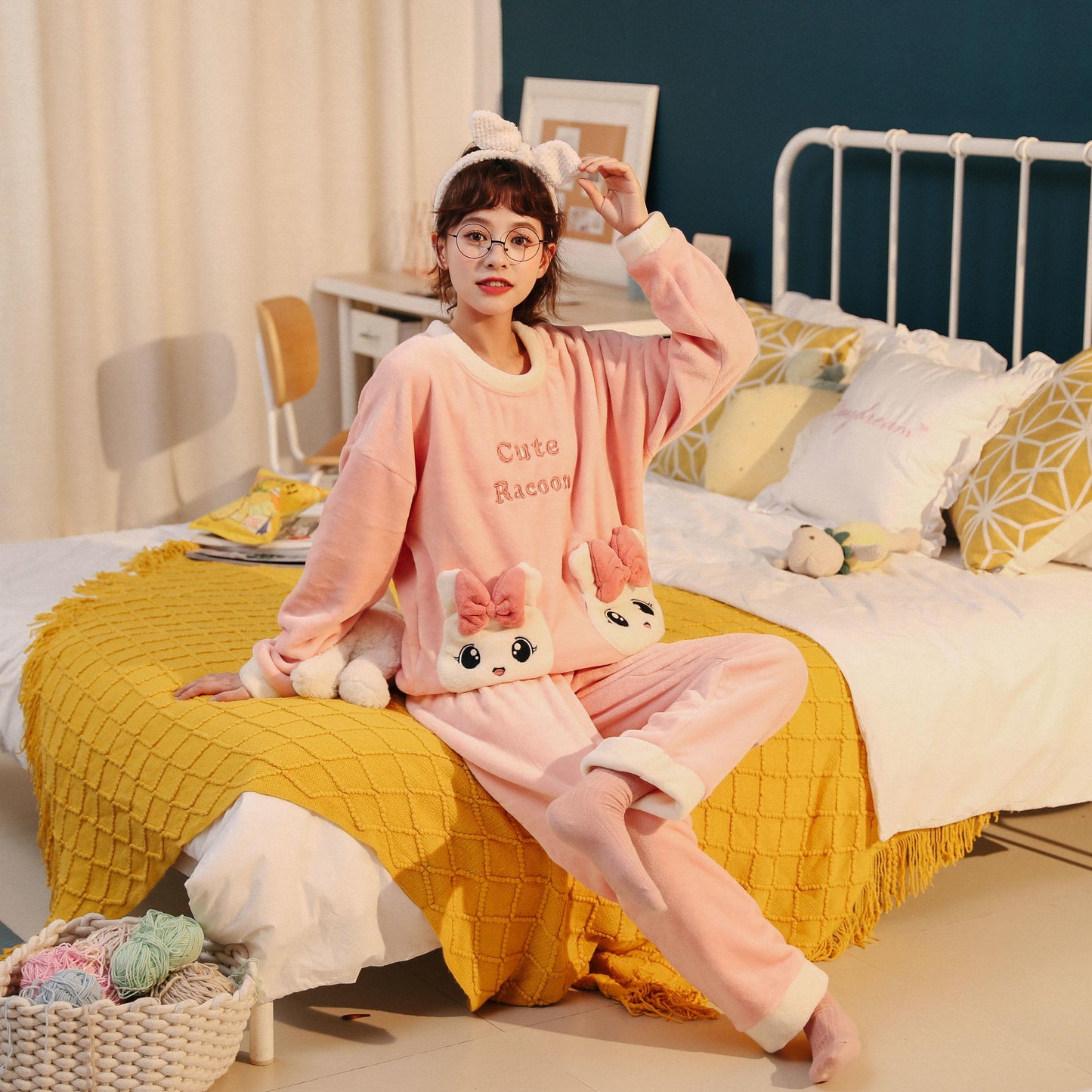 Flannel Pajamas for Girls and Girls Sweet and Lovely Coral Fleece Plus Velvet Thick Two-piece Home Service Skin-friendly and Soft