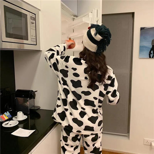 Women's Autumn Winter Pajamas Set Loose Plus Velvet Cute Cow Pattern Suits Set Warm Loose Homewear Two-piece Set Long Sleeves Round Neck Pyjamas