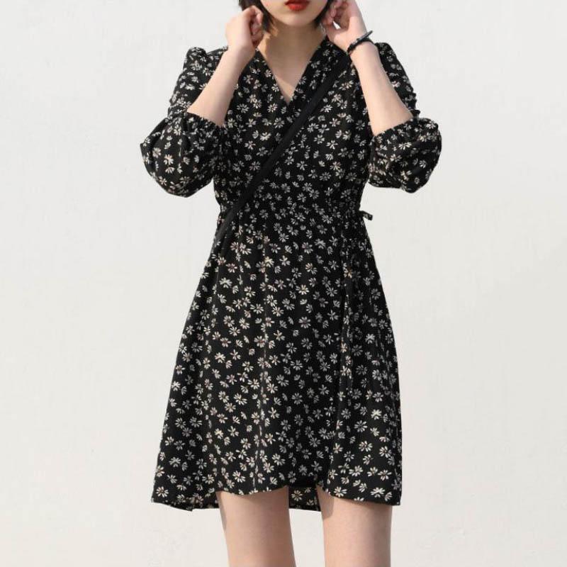 French Retro V-neck Floral Dress Female Spring Summer Temperament Wild Waist Was Thin Short Skirt