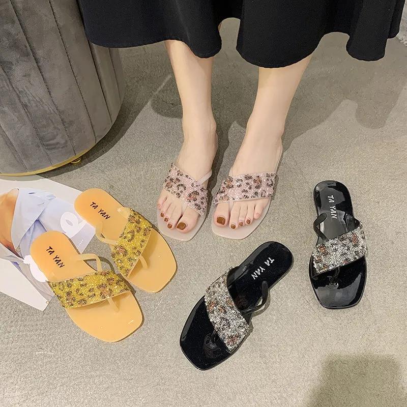 Plastic Crystal Slippers Women Wear Non-slip Sandals Slippers Rhinestone Herringbone Fashion All-match Crystal Shoes Please buy the bigger one
