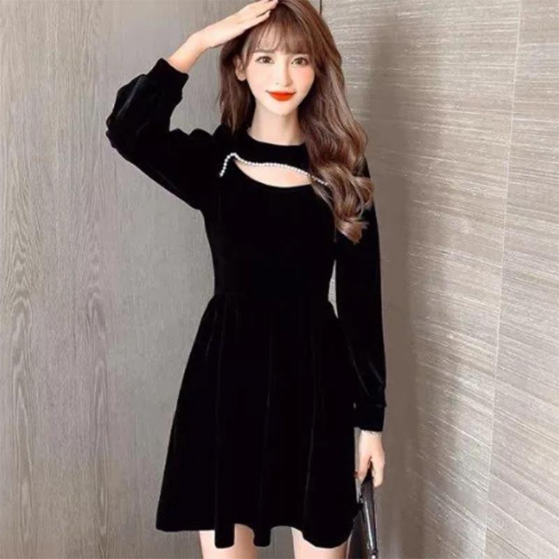 Black Velvet Short Skirt with Puff Sleeves High-end Autumn and Winter Long-sleeved Retro Round Neck Hollow Inner Dress