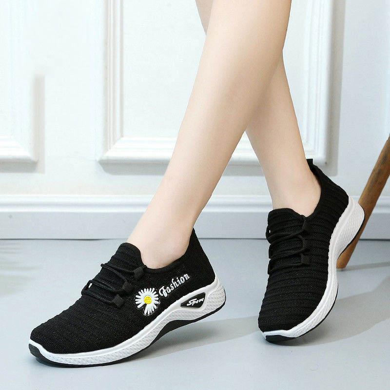 Spring Summer Single Shoes Non-slip Lightweight Soft-soled Cloth Shoes Women's Sports Casual Shoes Middle-aged