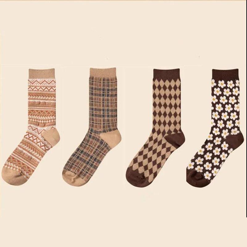 Four Pairs of Women's Socks Autumn and Winter Thickening Warmth Fashion Tube Socks Retro Printing Pile Socks