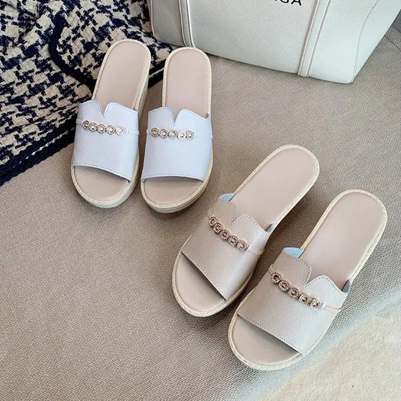 7cm High-heel Sandals and Slippers Slope-heel Ladies Slippers Thick-soled Non-slip Leather Mother Shoes Beach Shoes Casual Shoes Outdoor Slippers