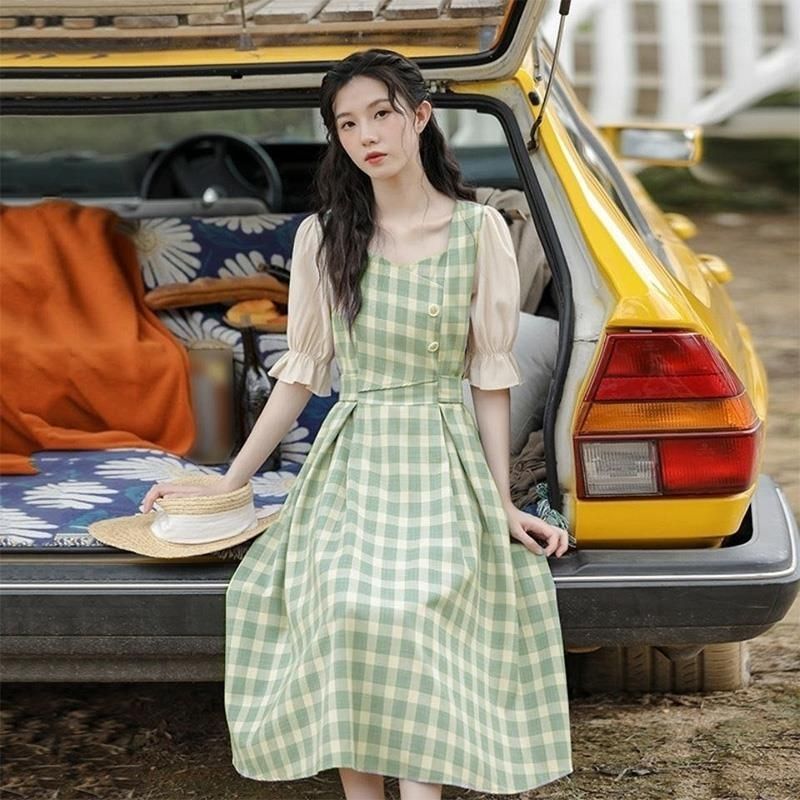 Spring and Summer Plaid Square-neck Dress Slim Lady French Niche Retro Puff Sleeve  Dress