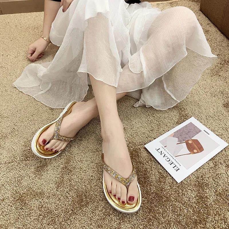 Flip-flops Female Summer Wear Korean Fashion All-match Sandals and Slippers Rhinestone Personalized Flip-flops Non-slip Beach Shoes