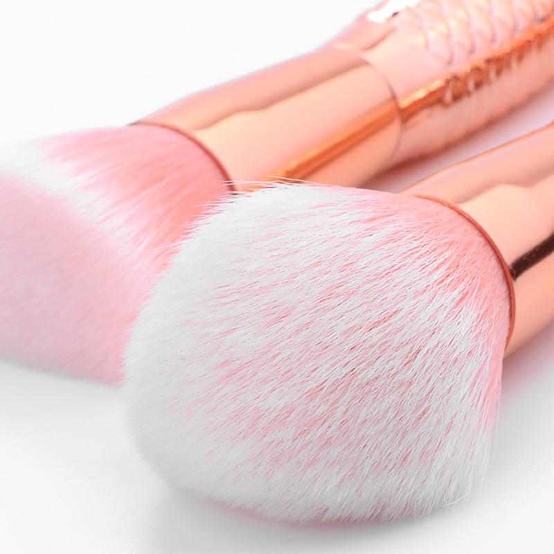 Diamond Brush Big Fishtail Foundation Powder Makeup Brush