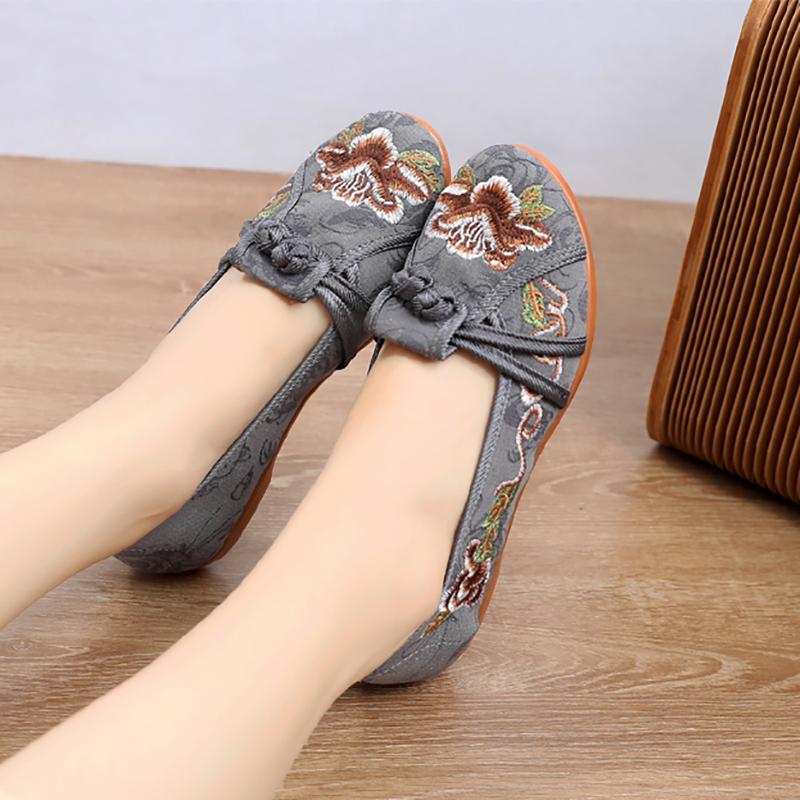 Old Beijing Cloth Shoes Women's Shoes Spring and Autumn Embroidered Shoes Women Flat Bottom Casual Ethnic Style Mother Shoes Women