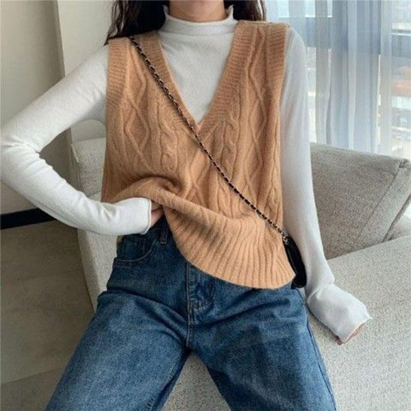 Spring and Autumn Thin Sleeveless Sweater Twist V-neck Knitted Vest Girls Wear Short Loose Waistcoat