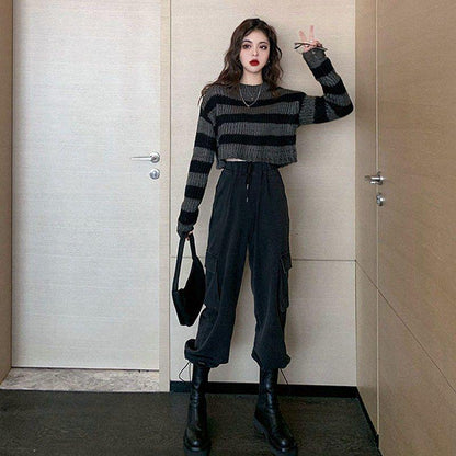 Autumn and Winter Loose Lazy Knit Sweater Women Pullover Round Neck Striped Student Short Sweater Women