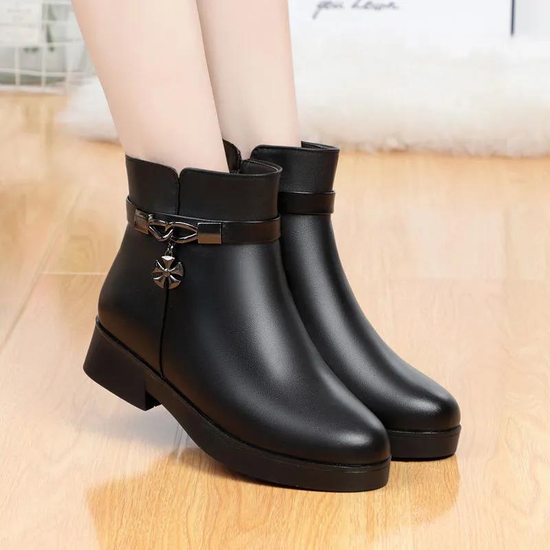 Winter Thick Cotton Shoes Soft Leather Women's Boots Warm and Fleece Comfortable Martin Boots