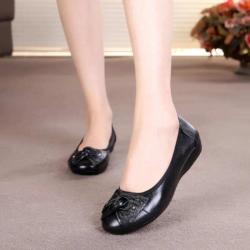 First Layer Cowhide Women Shoes Flat Mother Shoes Large Size Single Shoes Women Leather Peas Shoes Women Soft Soles