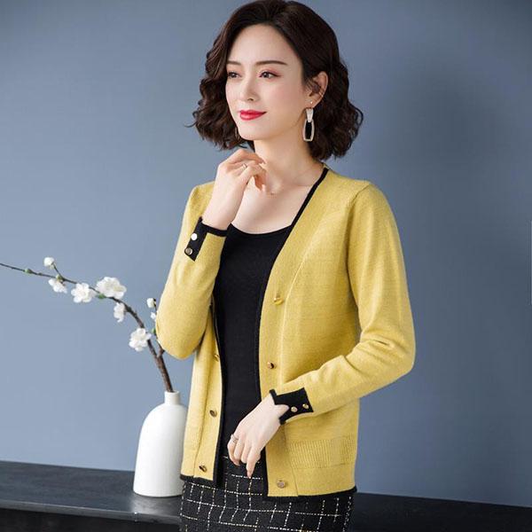 Autumn and Winter V-neck Knitted Sweater Ins Style Casual Short Jacket Fashion Simple Female Jacket