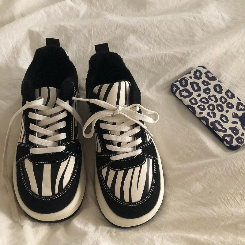 Zebra Pattern Women's Round Toe Thick-soled Winter Plus Velvet Black Autumn and Winter Cotton Shoes