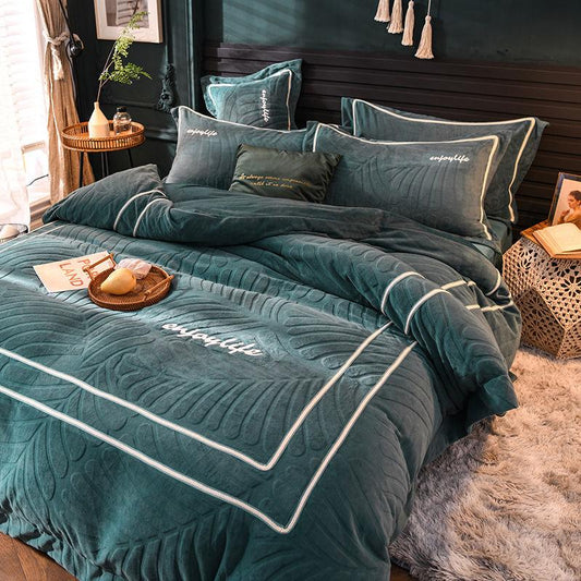 4pcs/set Thick and Warm Quilt Cover Autumn and Winter Flannel Sheets Soft and Comfortable Bedding