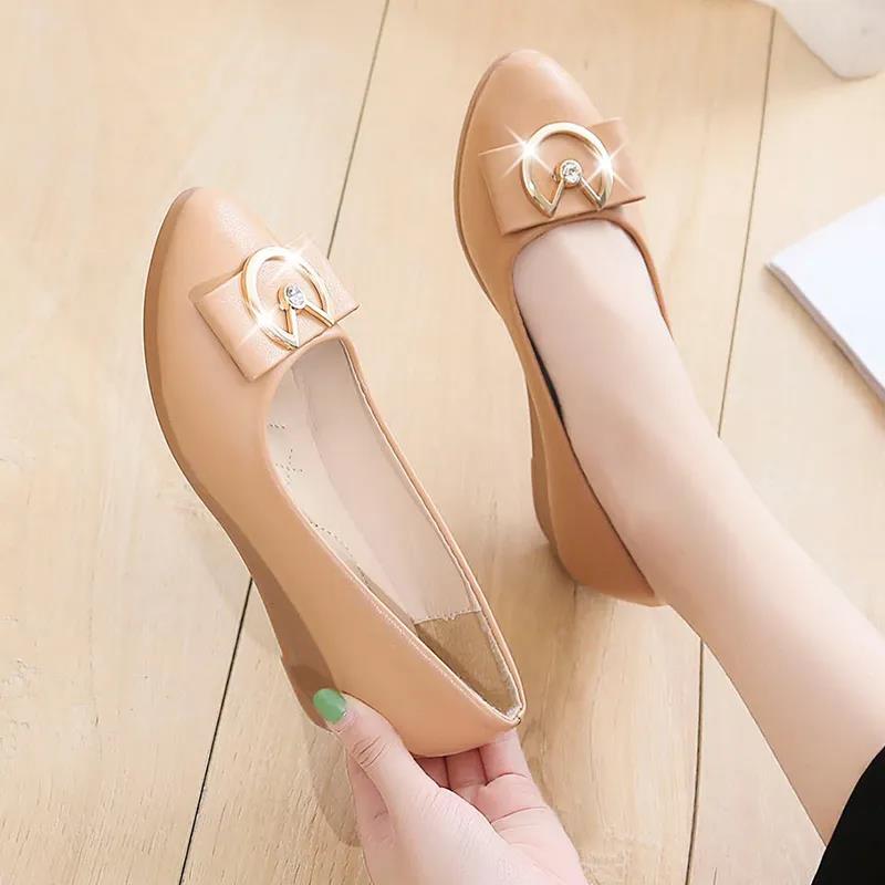 Women's Wedge Heel Spring and Autumn Round Toe All-match Comfortable Slip-on Leather Shoes